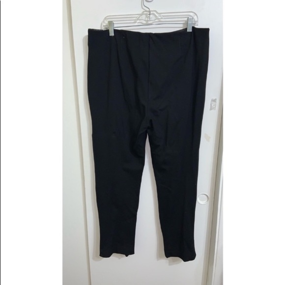 Chico’s size 14 black label cropped flat front W/ faux Pockets Tried on only - Picture 3 of 16